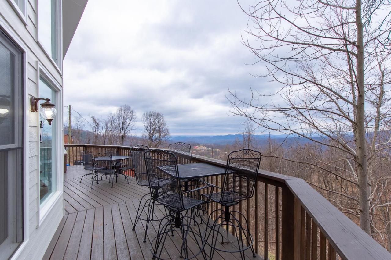 Kickback Kabin, 3 Bedrooms, Deck, Hot Tub, Pool Access, Sleeps 6 Gatlinburg Extérieur photo